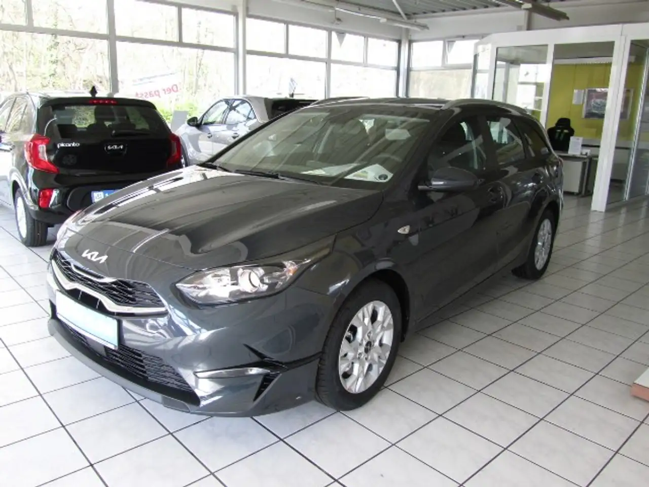 Kia Ceed / cee'd SW 1.0 T-GDI Edition 7 +Emotion Paket — photo 1 of 13