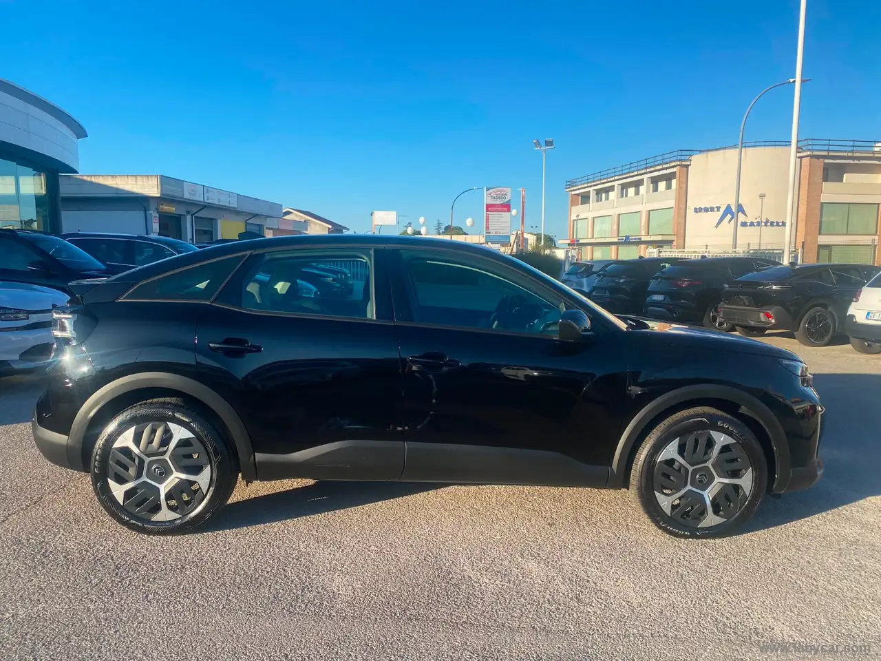 2025 Citroen C4 Hybrid 145 e-DCS6 Plus, photograph 4