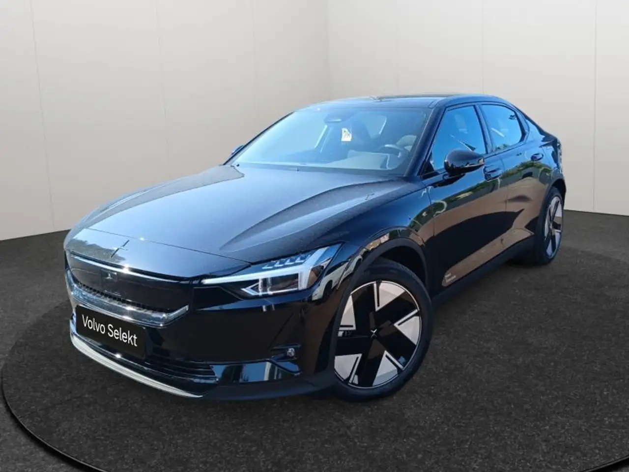 Polestar 2 Long Range — photo 1 of 21