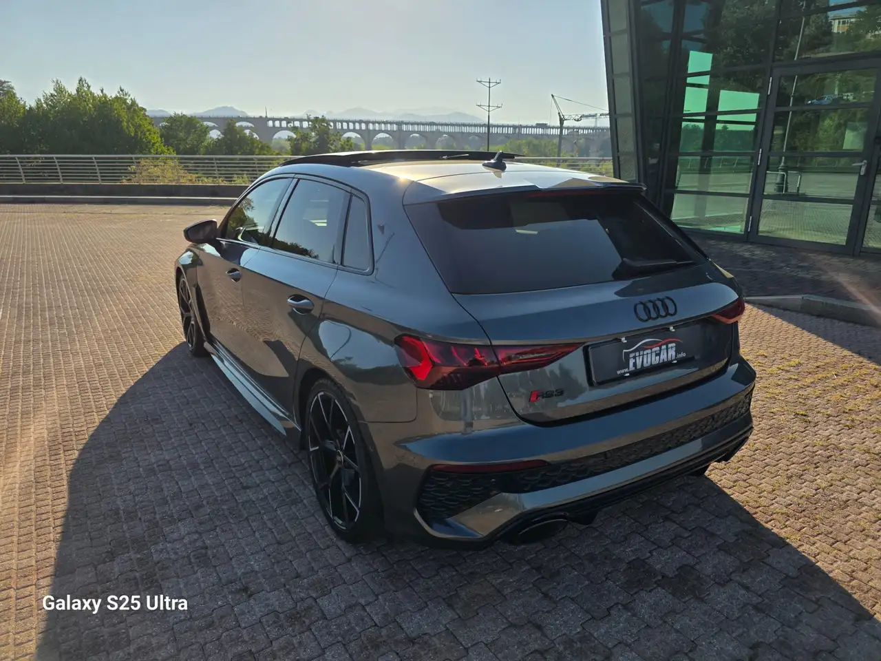Audi A3 RS 3 SPB TFSI quattro S tronic — photo 1 of 15
