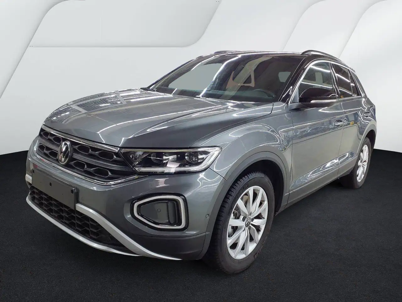 Volkswagen T-Roc Life 1.5 TSI DSG mit Garantie — photo 1 of 16