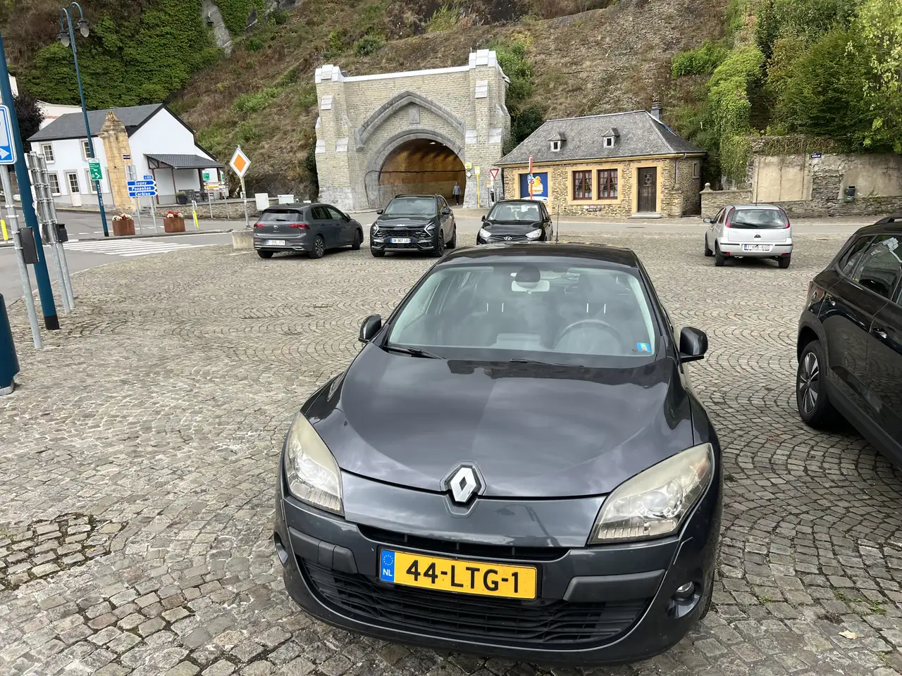 Renault Megane 1.4 TCe Dynamique — photo 1 of 18