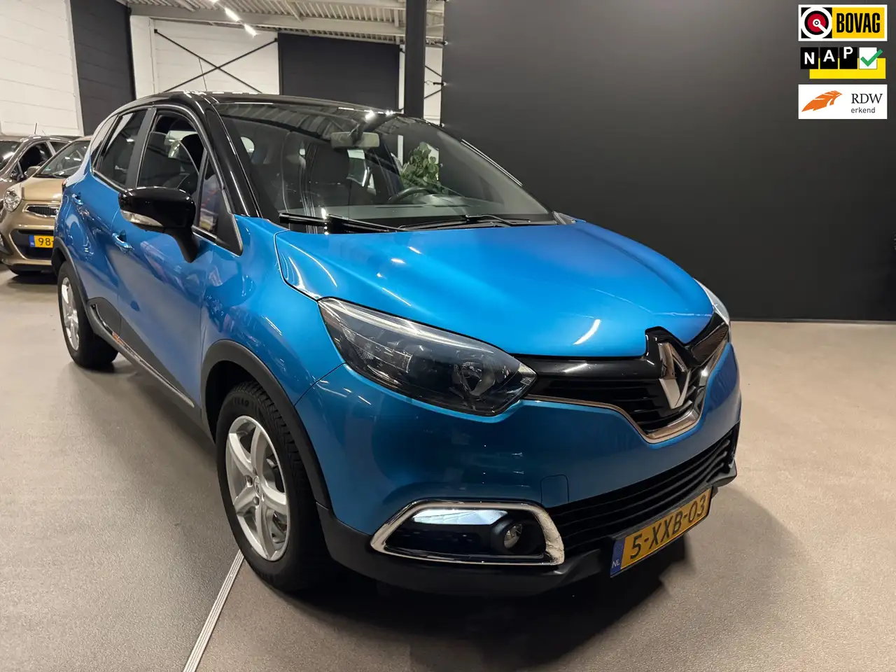 Renault Captur 1.2 TCe Expression AUTOMAAT, PDC, Navi — photo 1 of 28
