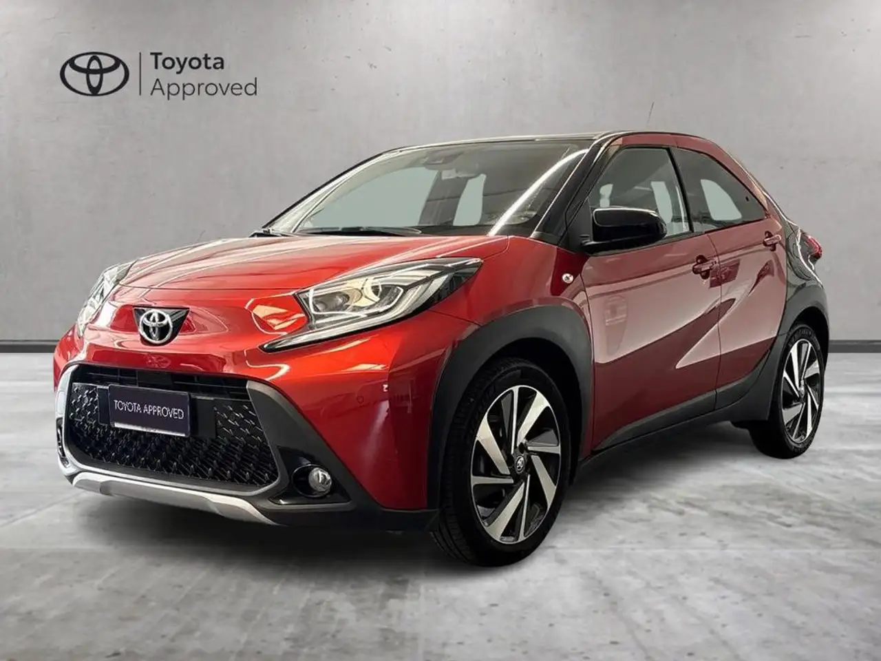 Toyota Aygo X 1.0 Lounge 72cv — photo 1 of 11