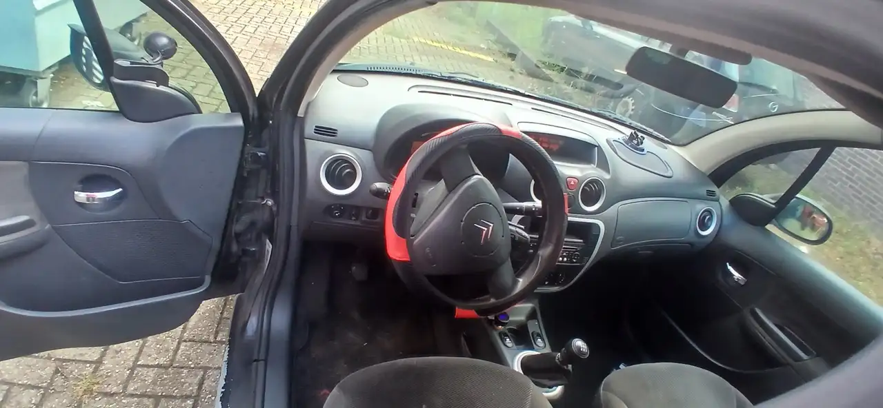 Citroen C3 1.4 Exclusive — photo 1 of 10