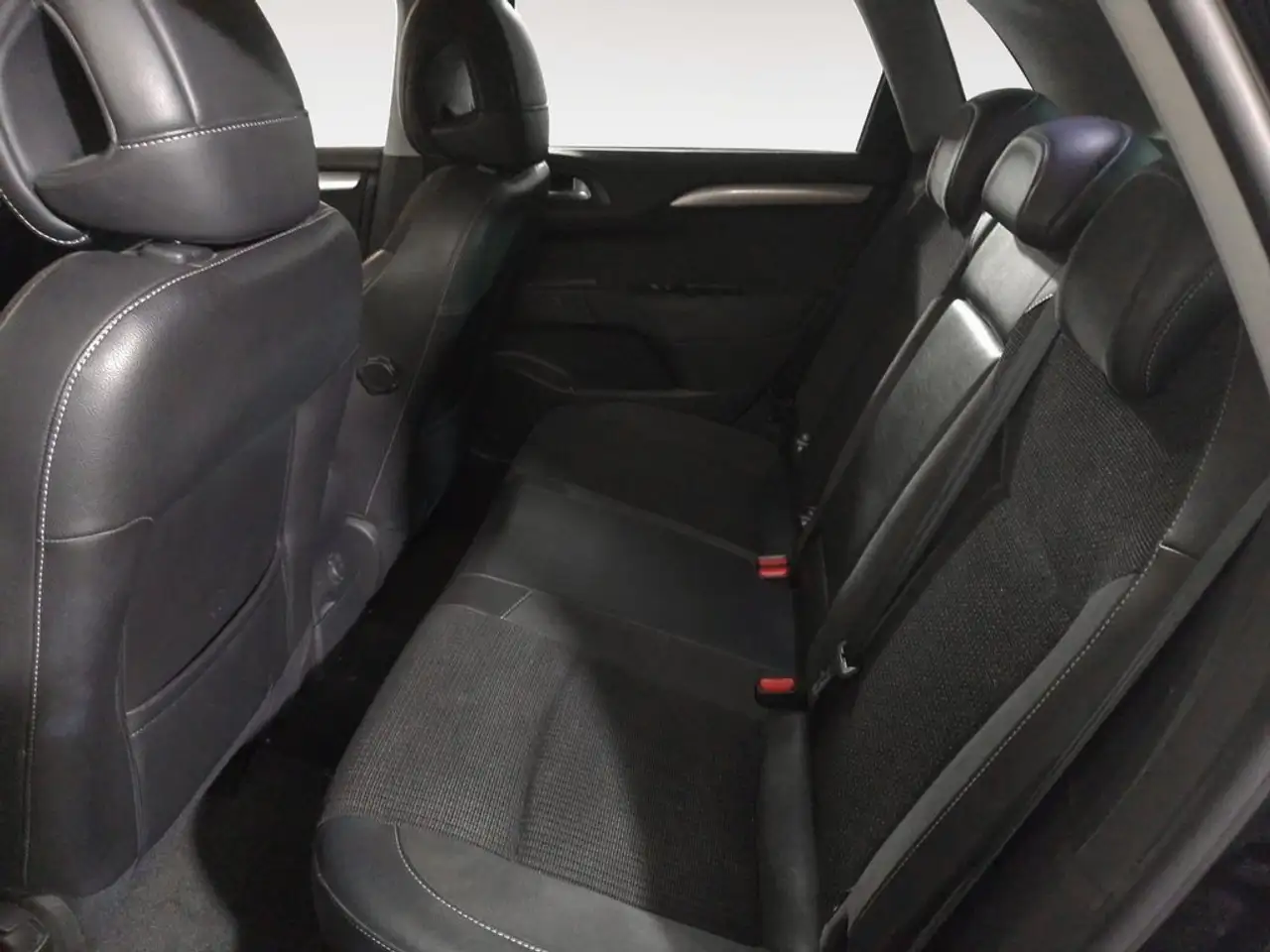 2018 Citroen C4 1.2 PureTech S&S Feel Edition 130, photograph 12