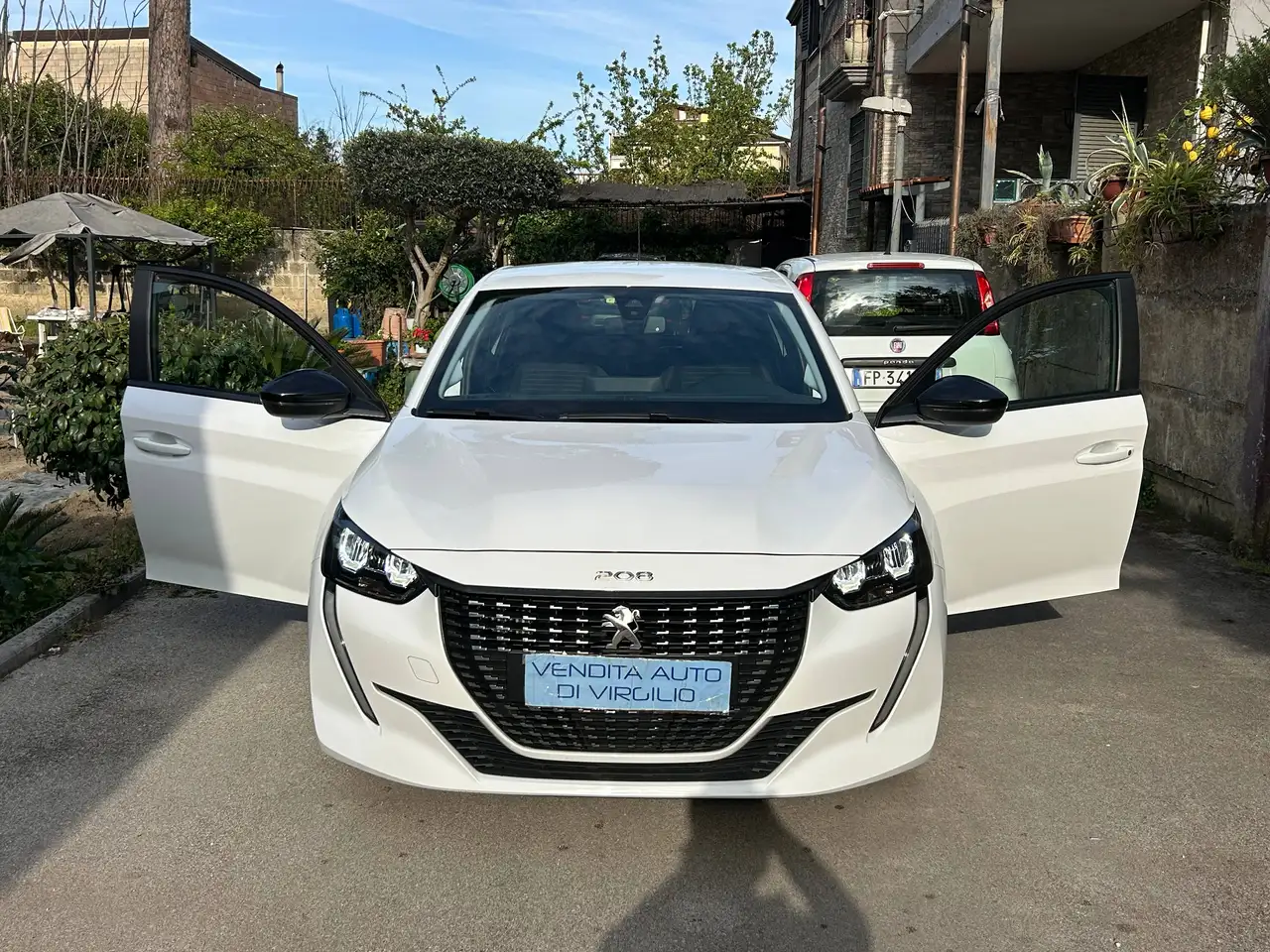 Peugeot 208 208 1.5 bluehdi Active s — photo 1 of 15