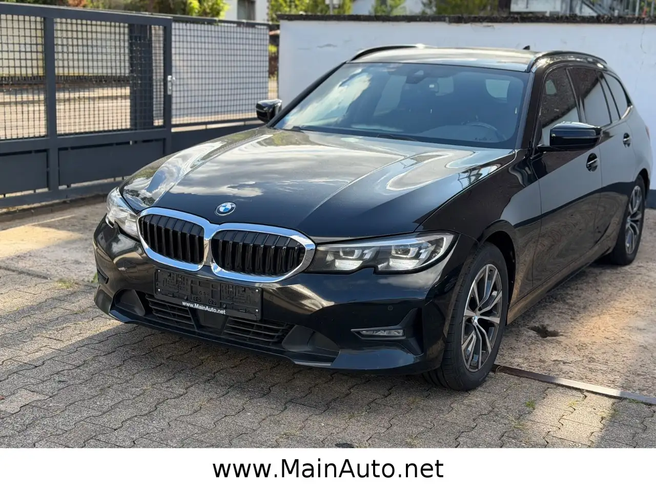 BMW 318 d Aut/CAM/HiFi/AHK/SPUR/M-Lenkrad/ACC/TotWink — photo 1 of 7