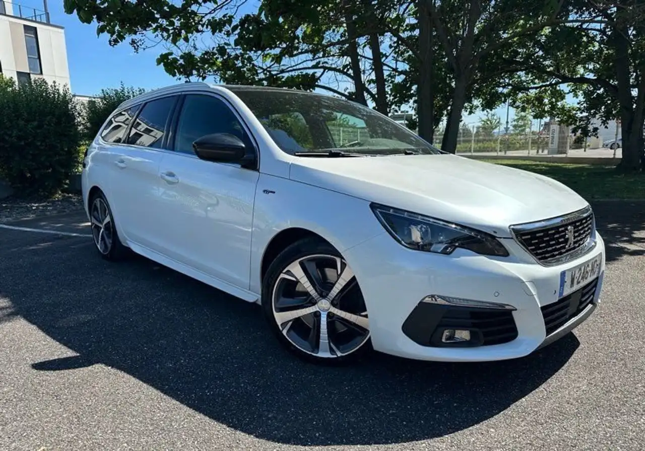 Peugeot 308 2.0 hdi 180 gt pano — photo 1 of 10