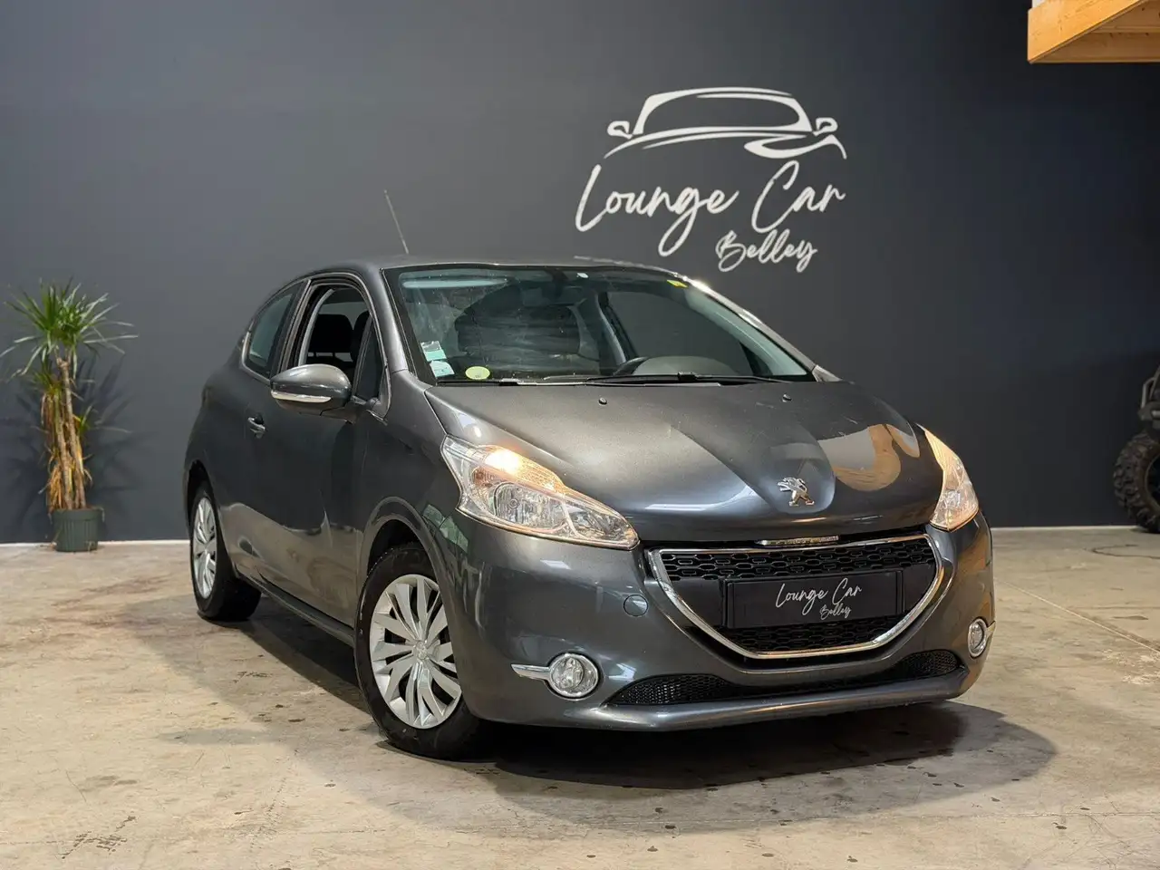 Peugeot 208 1.6 e-HDi 92ch - Entretien à jour - Garantie 6 mois - — photo 1 of 18