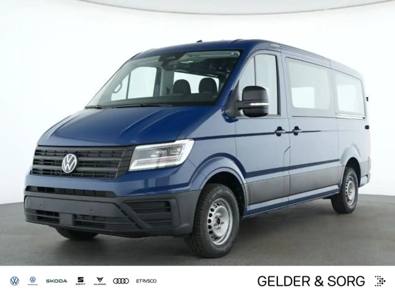 Volkswagen Crafter Kasten 35 TDI MR LED*AHK*RFK*Navi*DAB+* — photo 1 of 6