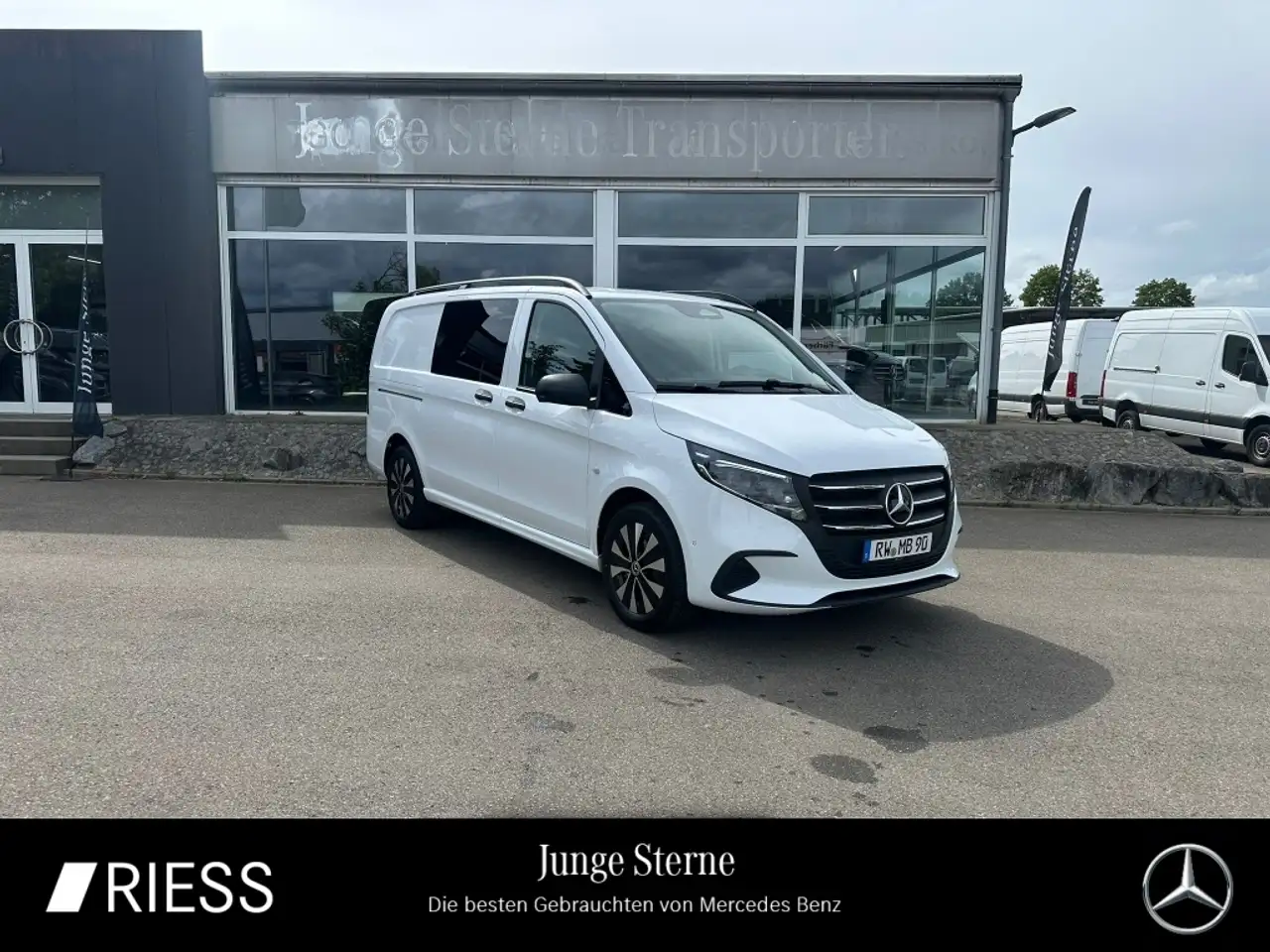 Mercedes-Benz Vito 119 CDI MIXTO/4x4/LANG/360°KAM/DISTRON/AHK — photo 1 of 17