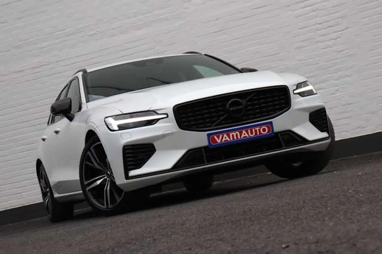 Volvo V60 T6 Recharge AWD PHEV R-Design - Black/H&K/Cam/19" — photo 1 of 16
