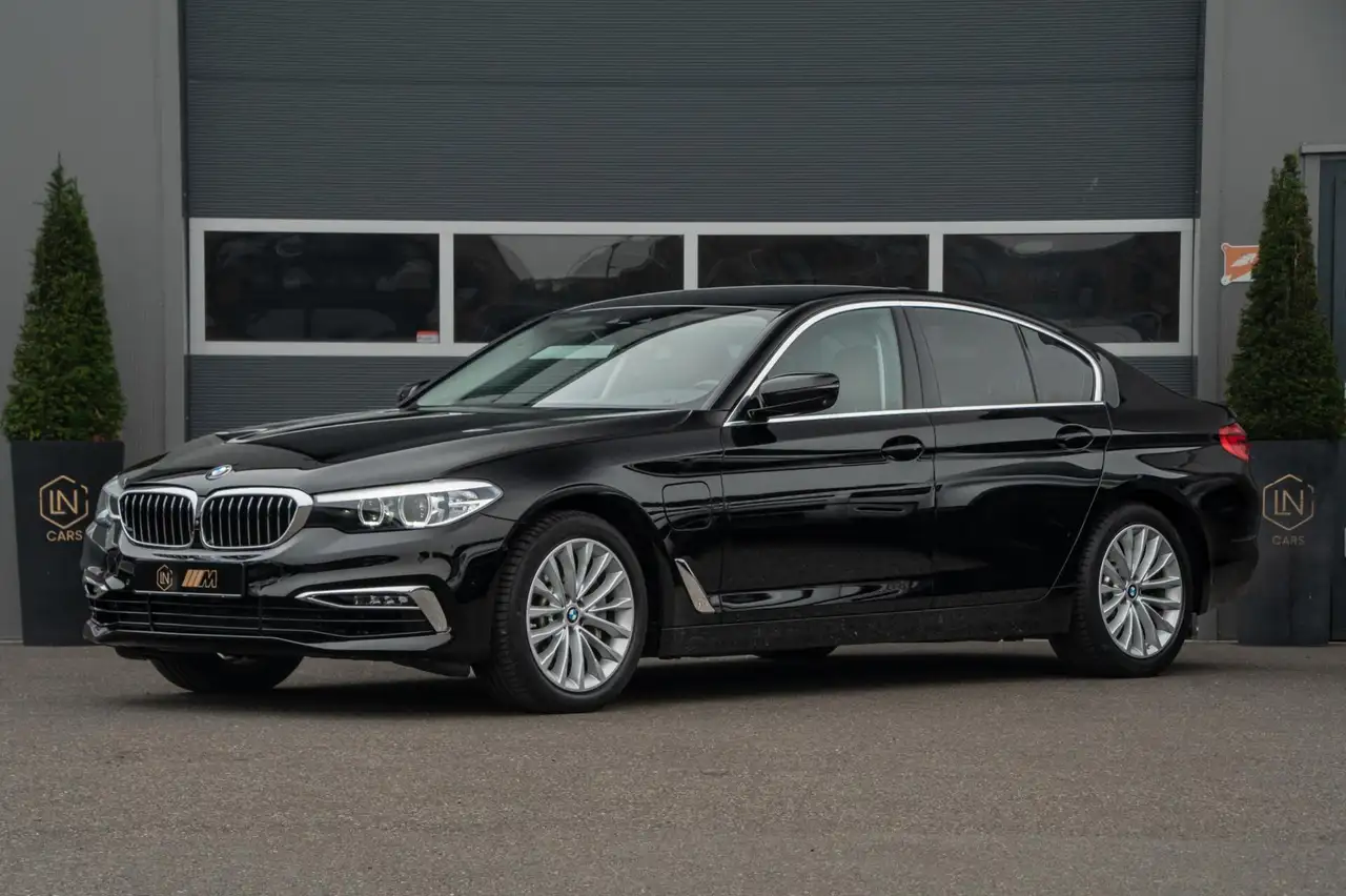 BMW 530 5-serie 530e iPerformance eDrive Luxury line | Cam — photo 1 of 36