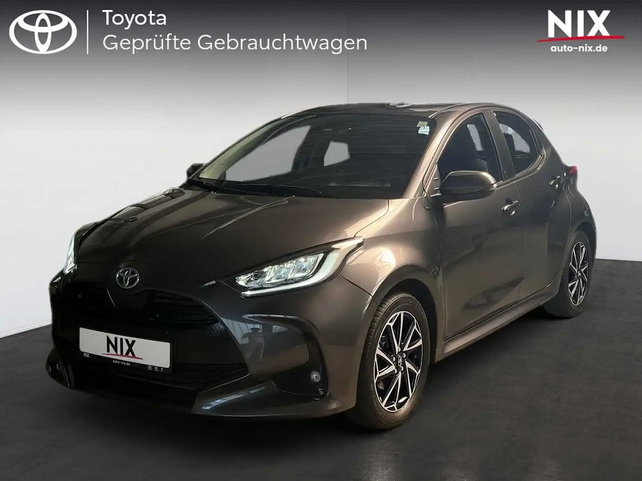 Toyota Yaris 1.5 Dual-VVT-iE (Hyb — photo 1 of 15