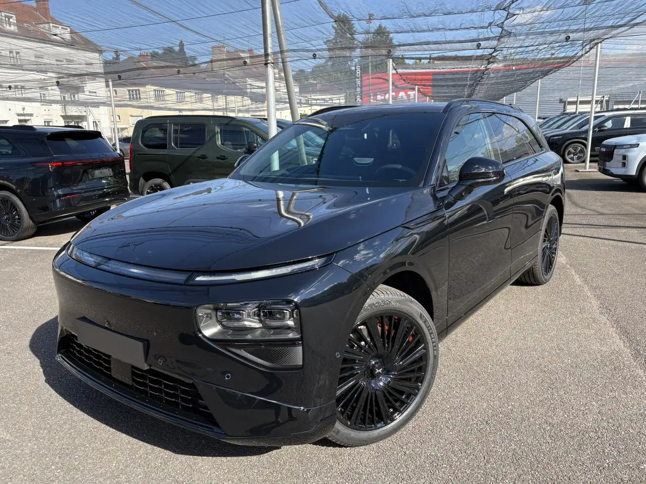 Xpeng G9 575 AWD PERFORMANCE 93.1 KWH BLACK EDITION / CUIR MOCCA / ATTELAGE / SIEGES MASSANTS — photo 1 of 15
