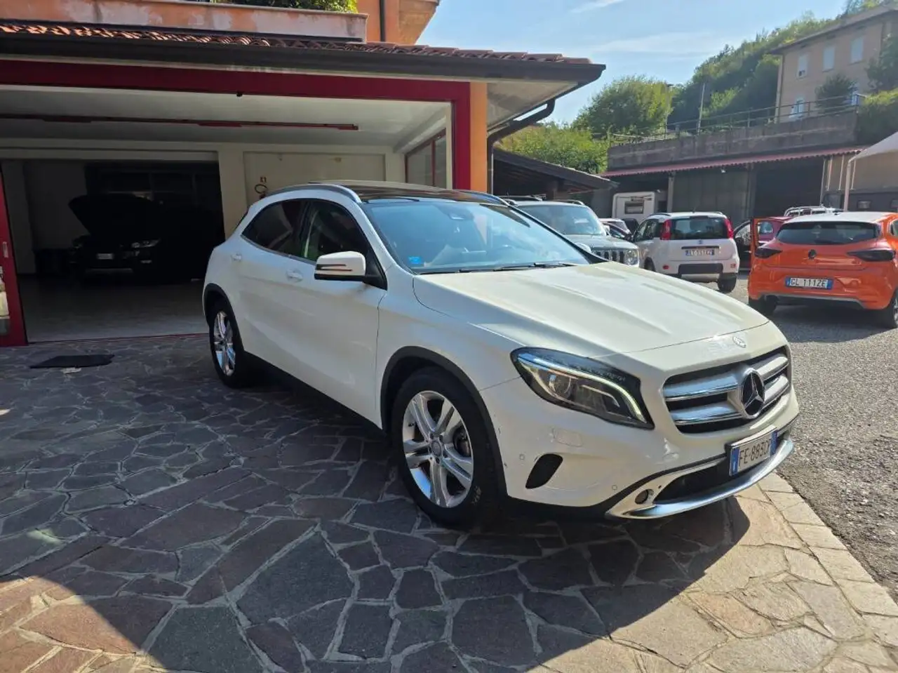 Mercedes-Benz GLA 180 180 d Business auto — photo 1 of 15