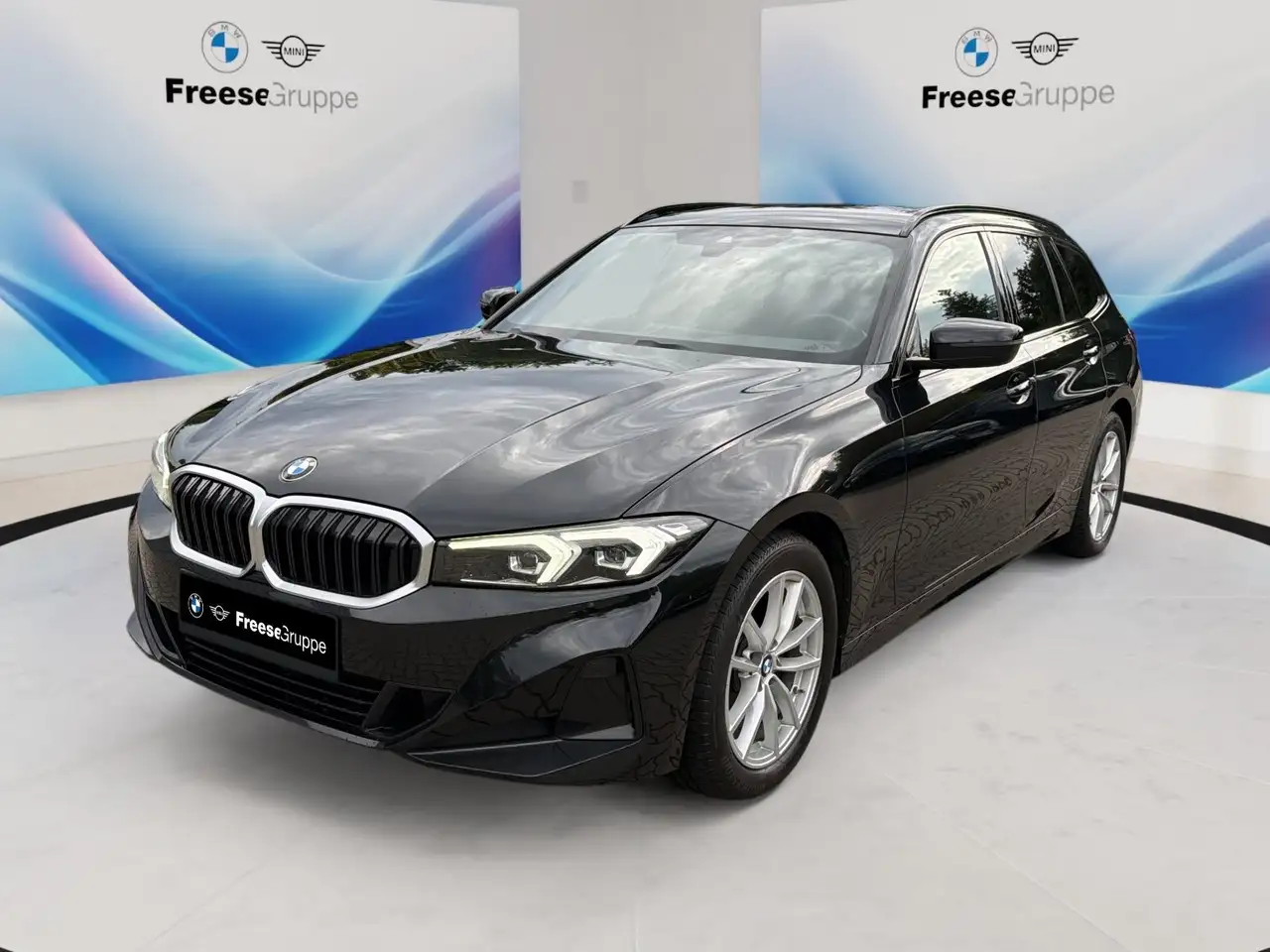 BMW 318 d Touring AHK RFK HIFI LORDOSE SPORTSITZE LED — photo 1 of 21