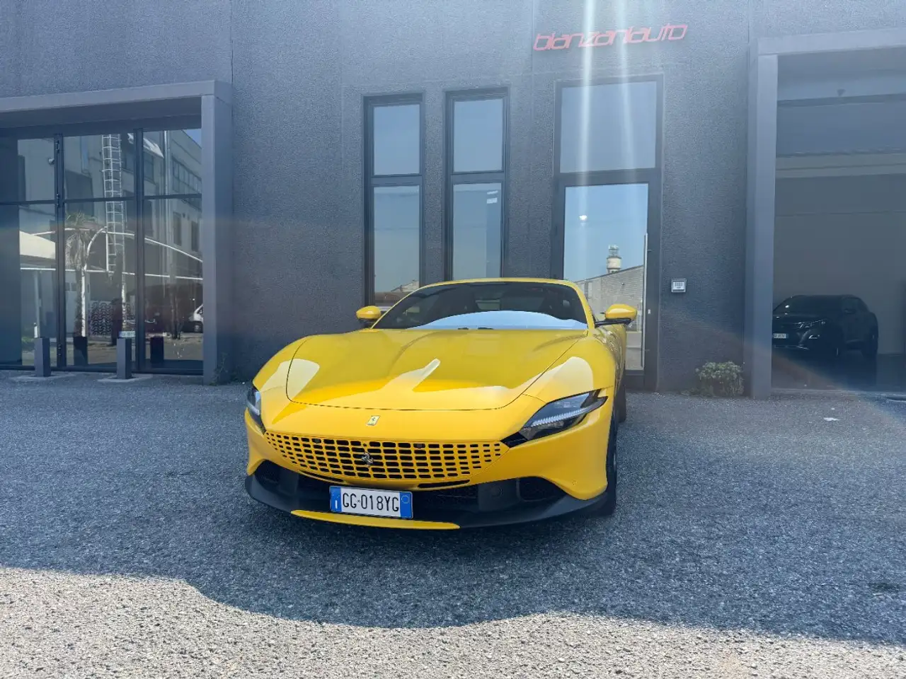 Ferrari Roma 3.9 F1 dct — photo 1 of 15