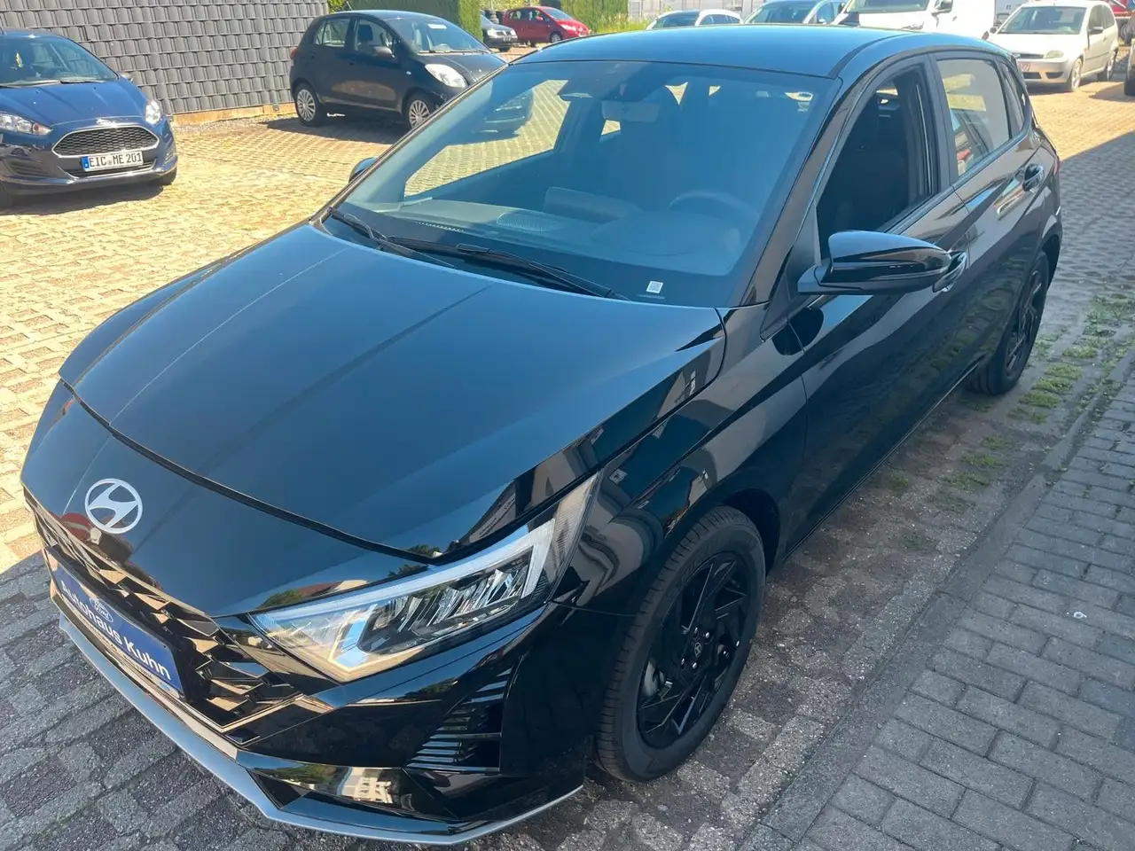 Hyundai i20 5J.Garantie,Winterp.Kamer,Aluf.Bi-LED,NAVI, — photo 1 of 22