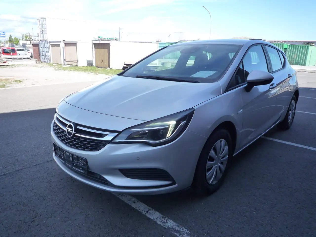 Opel Astra Edition*1.HAND*NAVI+SHZ*VERKEHRSZEICHENERKENNUNG — photo 1 of 16