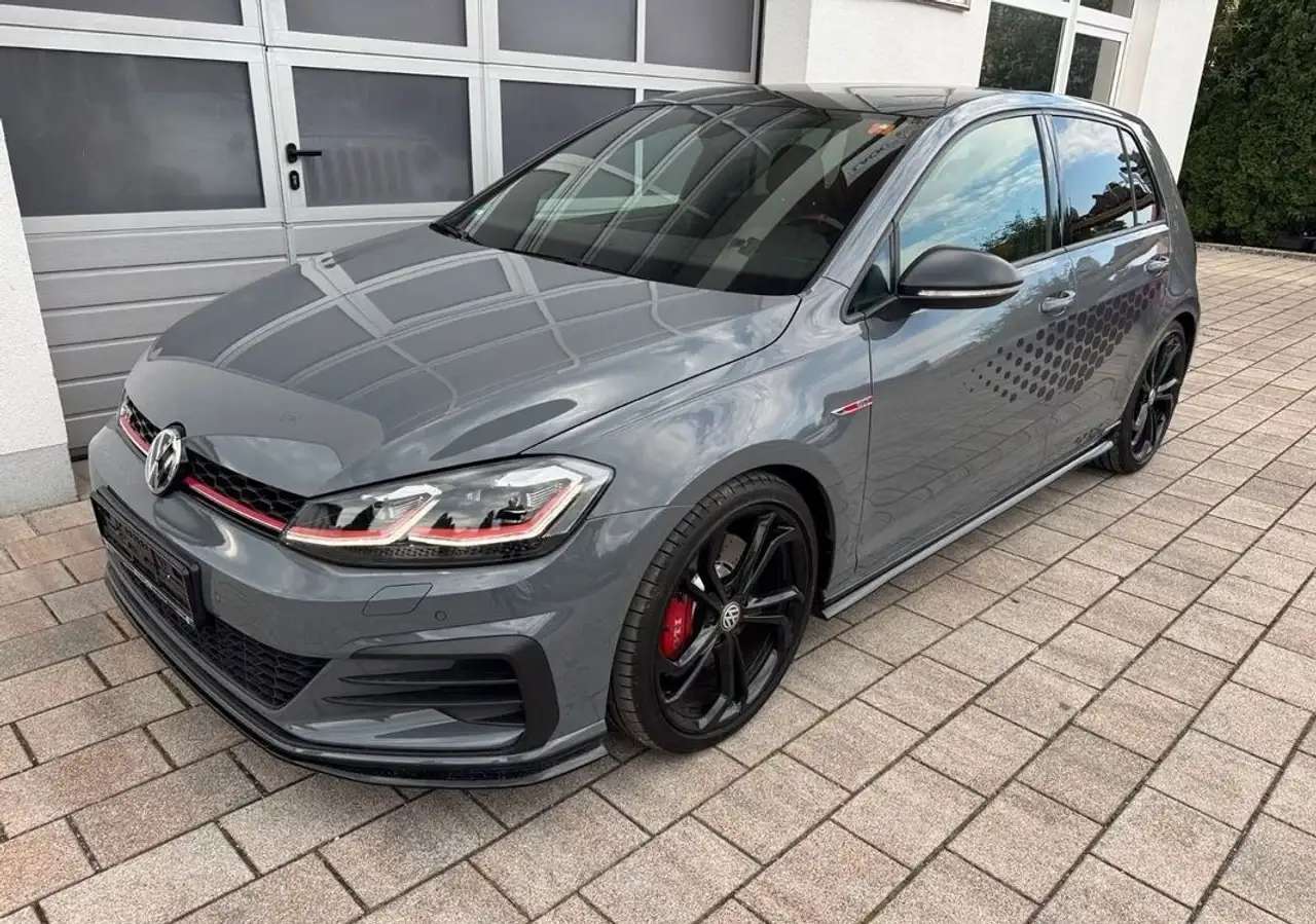 Volkswagen Golf VII 2.0 TSI 290CH GTI TCR DSG7 EURO6D-T 5P — photo 1 of 13