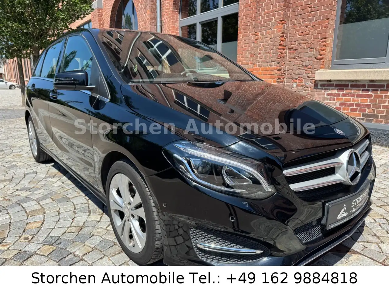 Mercedes-Benz B 180 SCORE! Automatik *1.Hand*Navi*LED*Leder* — photo 1 of 24