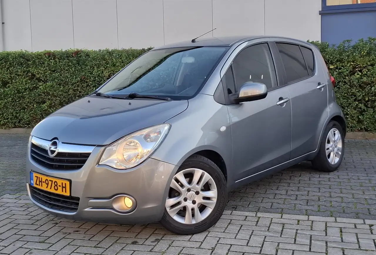 Opel Agila 1.2 16V 94pk Automaat. Edition Airco/Camera — photo 1 of 27