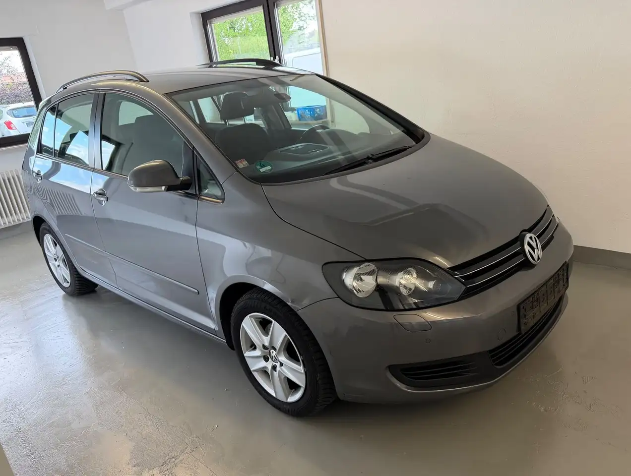 Volkswagen Golf Plus 1.6 Comfortline Navi Klima PDC — photo 1 of 12
