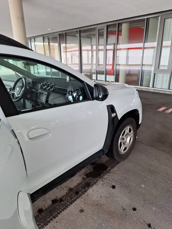 Dacia Duster Duster SCe 115 4WD Comfort — photo 1 of 9