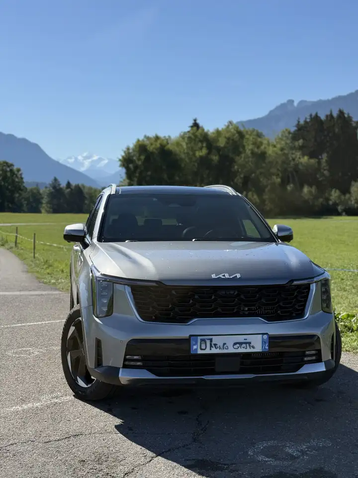 Kia Sorento 1.6 TGDI PHEV 7 PLACES — photo 1 of 7
