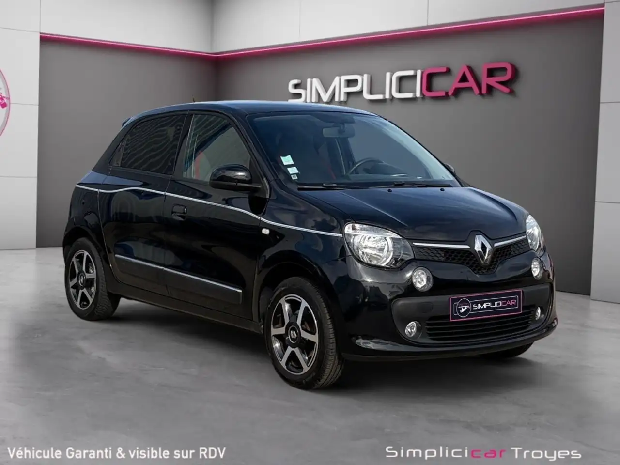 Renault Twingo 1.0 SCE 70 INTENS — photo 1 of 23