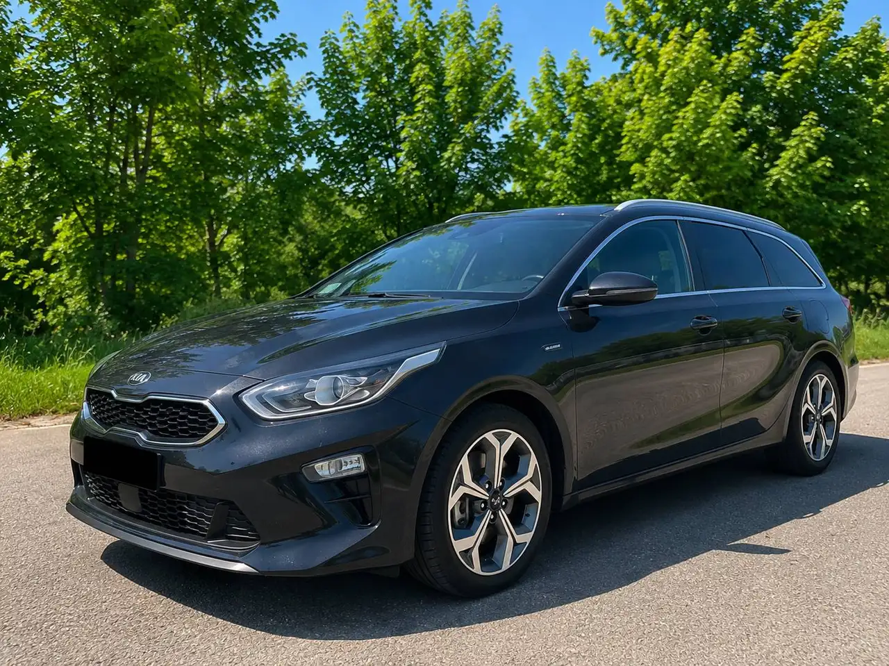 Kia Ceed SW / cee'd SW Ceed SW 1.6 CRDi Eco-Dynamics — photo 1 of 16