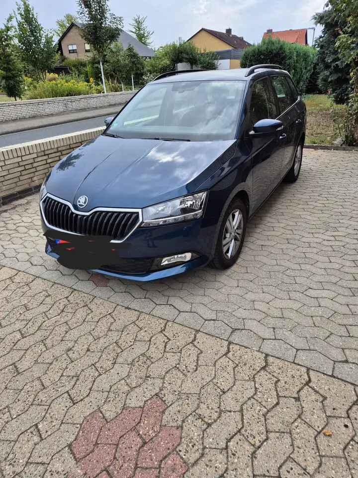 Skoda Fabia Ambition — photo 1 of 7