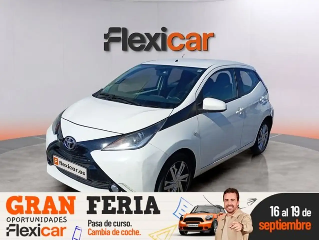 Toyota Aygo 70 x-play — photo 1 of 15