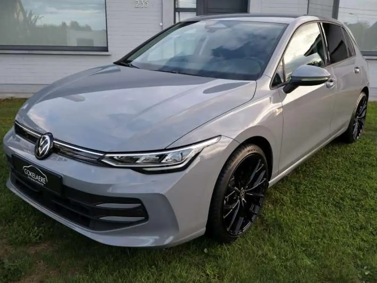 Volkswagen Golf 1.5 TSI LED/CarPlay/Camera/Sfeerverlichting/LaneAssist/DAB/16" — photo 1 of 15