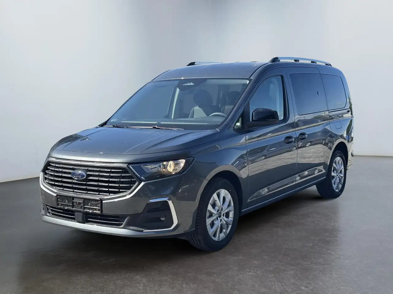Ford Grand Tourneo Titanium 1,5 7 Sitzer Klimaautomatik Anhängerku... — photo 1 of 27