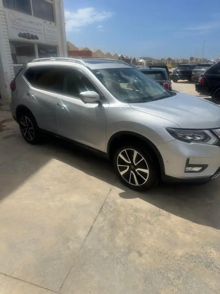 Nissan X-Trail 1.6 dCi Tekna 4x2 — photo 1 of 8