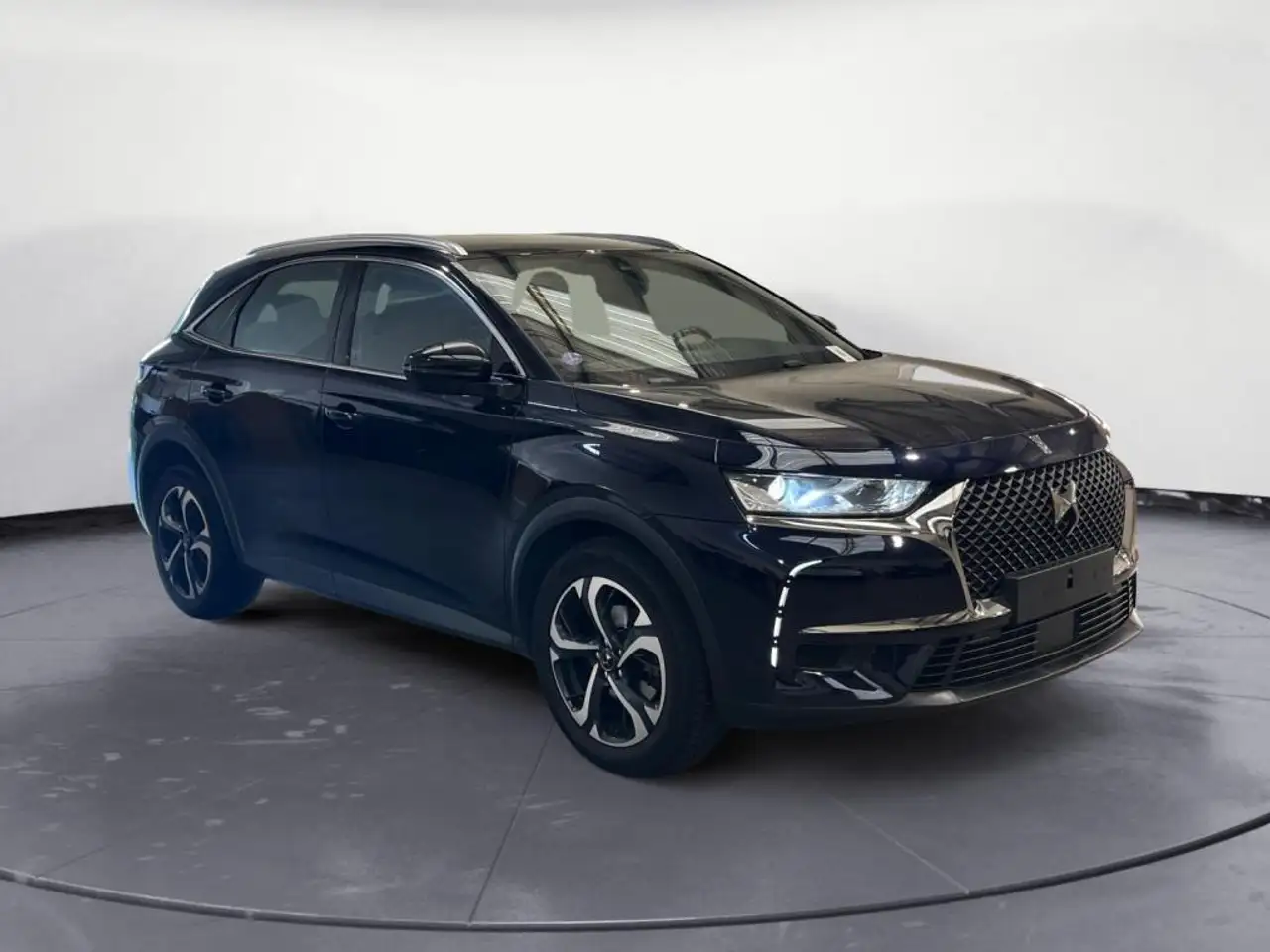 DS Automobiles DS 7 Crossback 1.6 180 EAT8 So Chic — photo 1 of 26