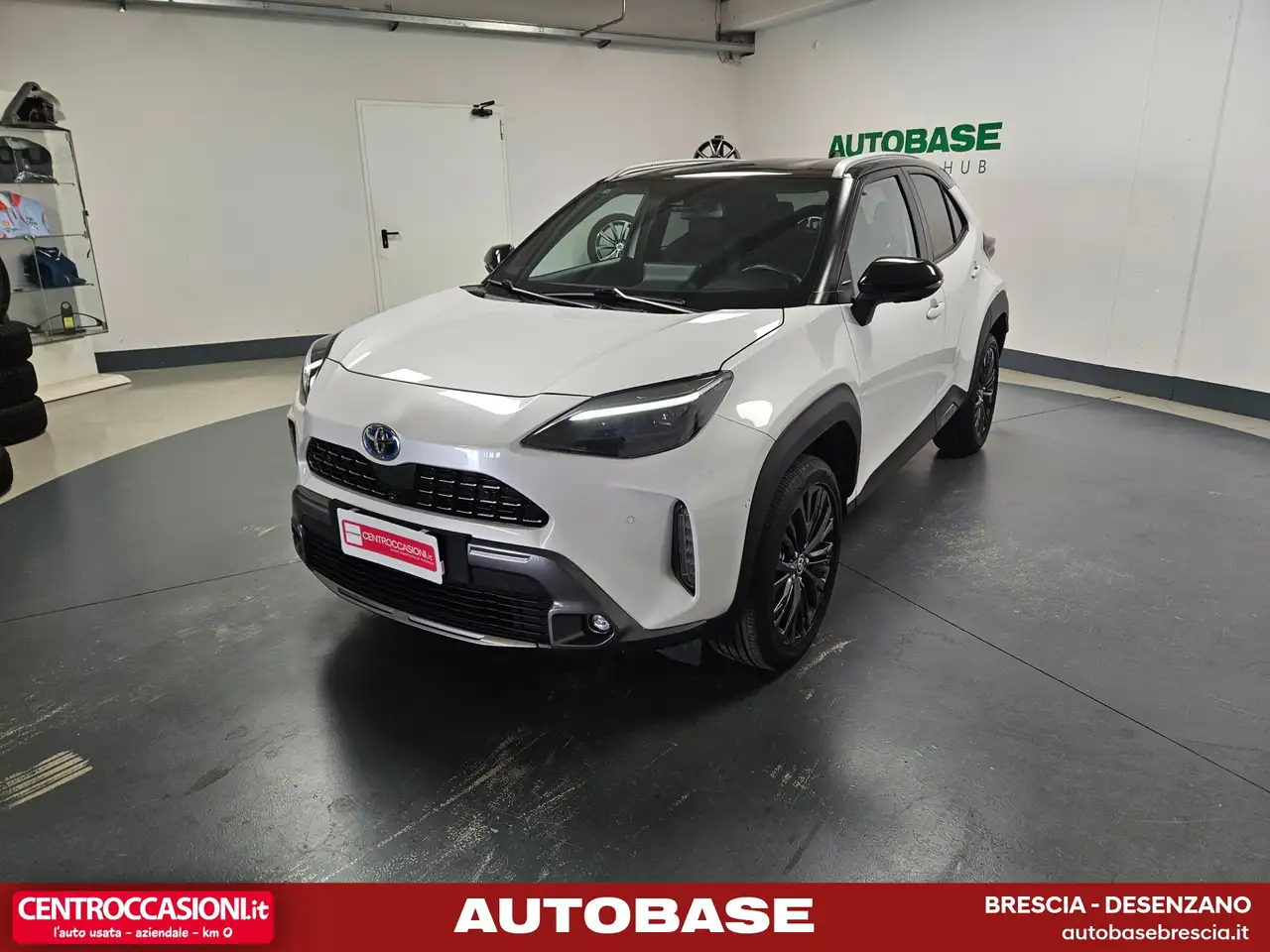 Toyota Yaris Cross 1.5h Adventure fwd 116cv e-cvt — photo 1 of 15