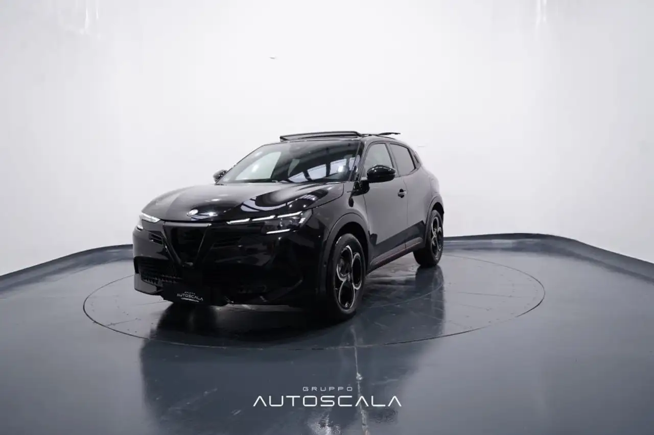 Alfa Romeo Junior 1.2 145cv Hybrid eDCT6 Speciale #TETTOAPRIBILE — photo 1 of 15