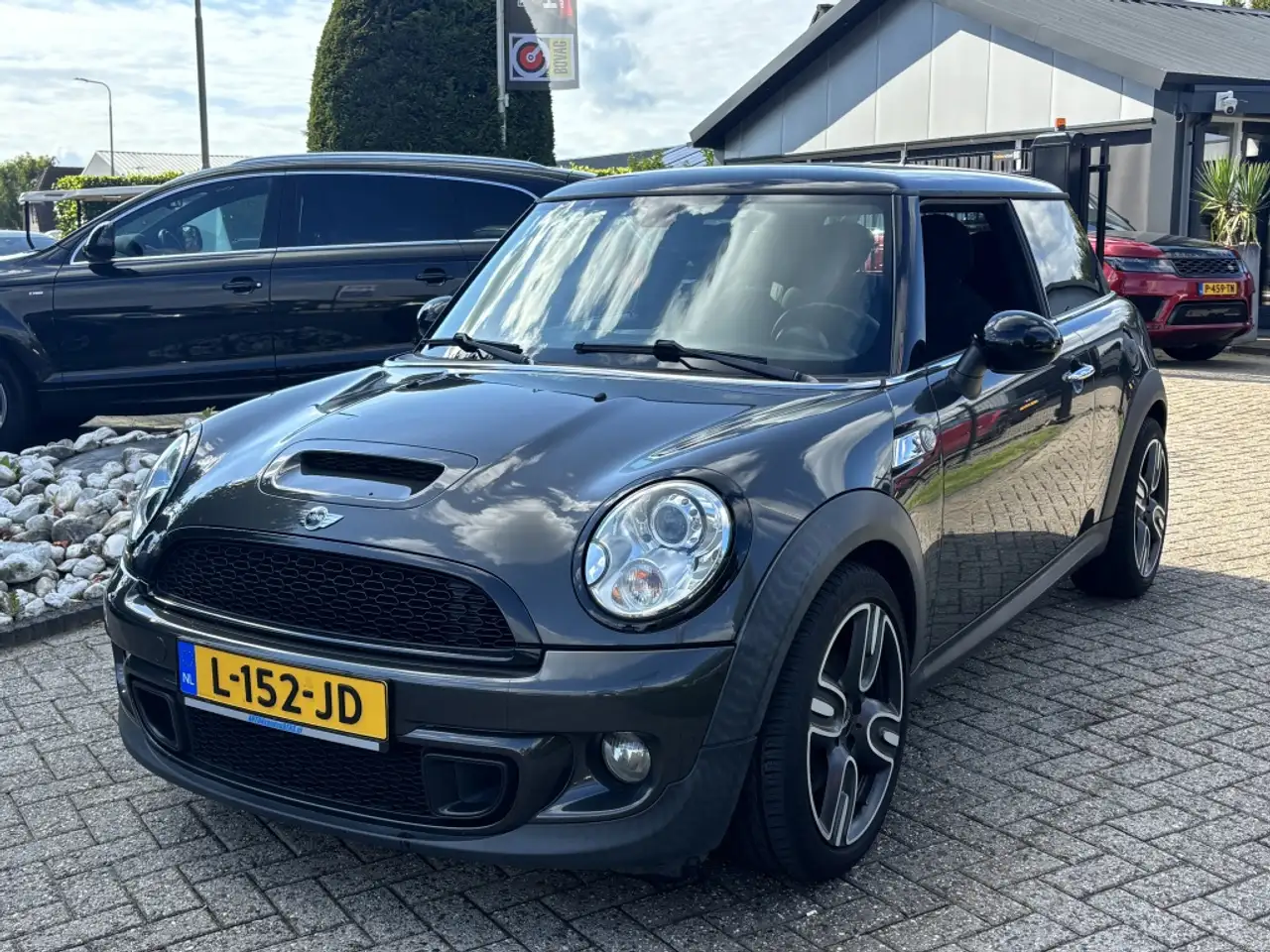 MINI Cooper S 3-Deurs 1.6 Chili Xenon Zwart 2012 — photo 1 of 15
