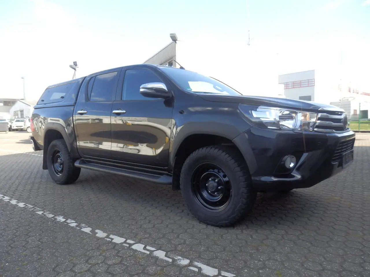 Toyota Hilux Double Cab Duty 4x4, 1. Hand, Klima, Automatik, Scheckheft, Sitzheizung, Cool-Paket, AHK, Hardtop, Kamera — photo 1 of 40