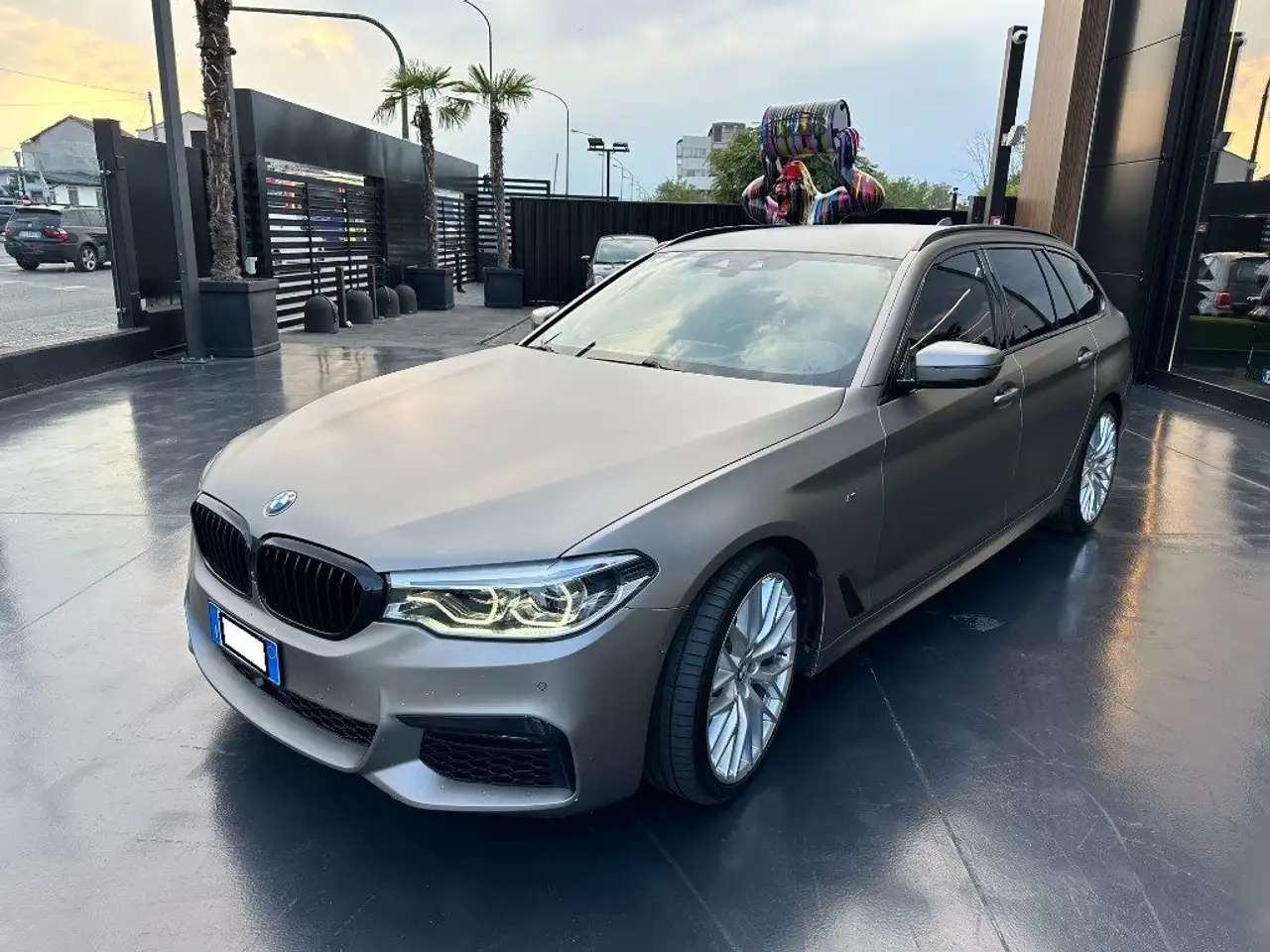BMW 530 d xDrive Touring Msport — photo 1 of 15