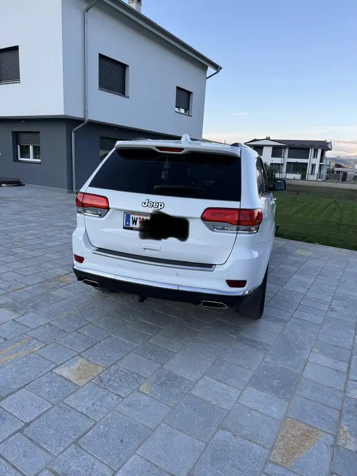 Jeep Grand Cherokee 3,0 V6 CRD Limited — photo 1 of 5