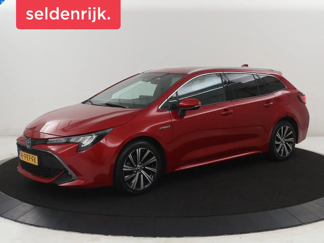 Toyota Corolla Touring Sports 1.8 Hybrid Dynamic | Half Leder | C — photo 1 of 37