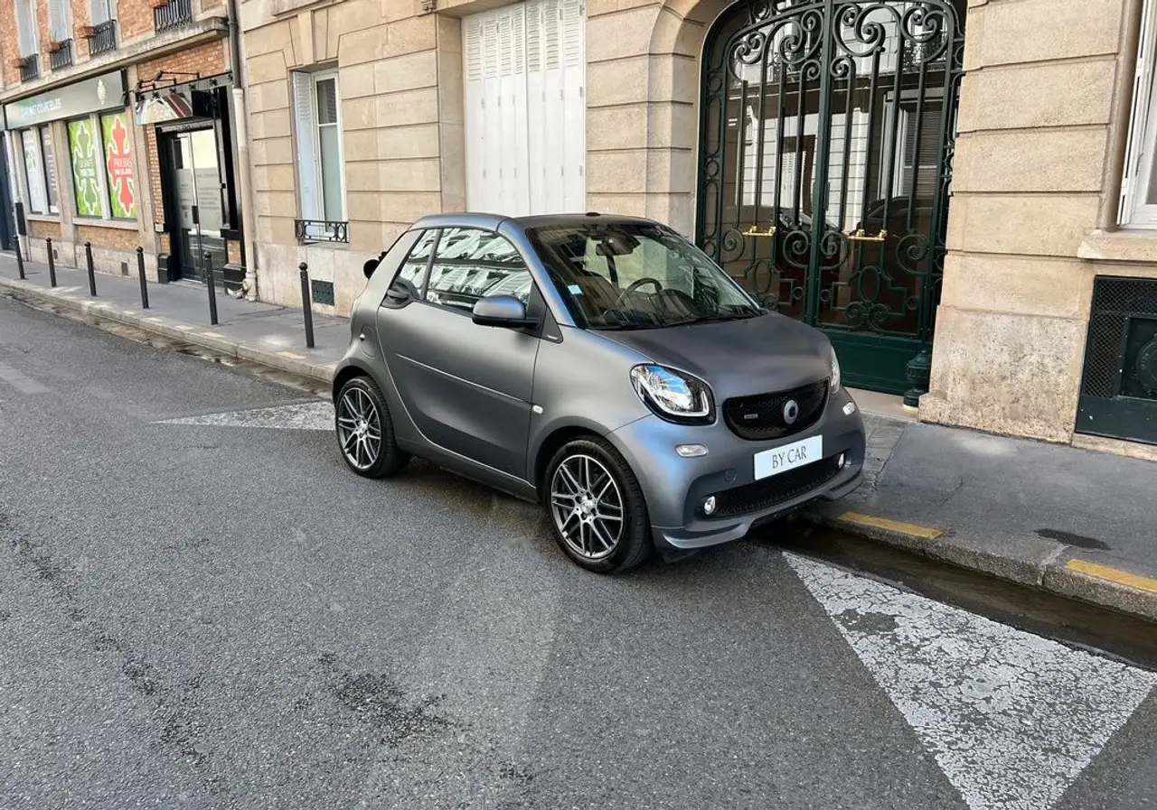 smart forTwo Cabriolet Brabus Xclusive 109CH APPLE CAR PLAY- CAMERA — photo 1 of 5