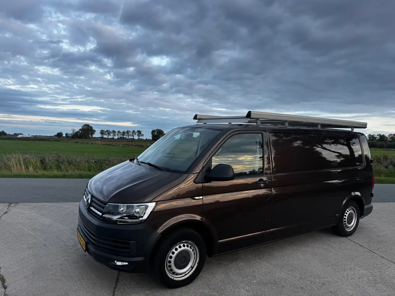 Volkswagen Transporter Transporter 2.0 TDI L2H1 — photo 1 of 6