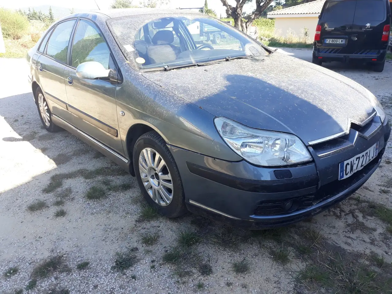Citroen C5 1.8i 16V Dynamique — photo 1 of 9