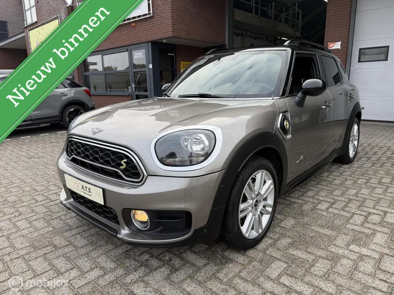 MINI Cooper SE Countryman 1.5 ALL4 LEDER*NAVI*CRUISE*PDC* — photo 1 of 22